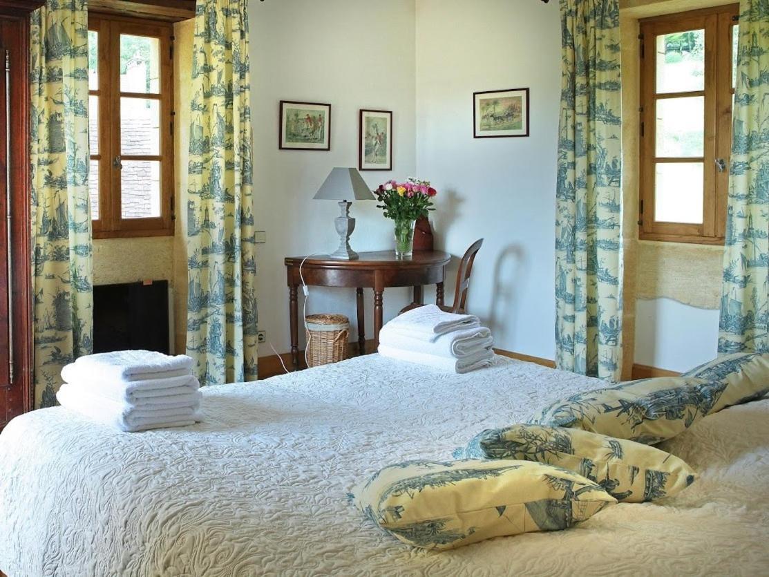 Chambres D'Hotes Avec Piscine La Rossillonie Beynac-et-Cazenac Camera foto