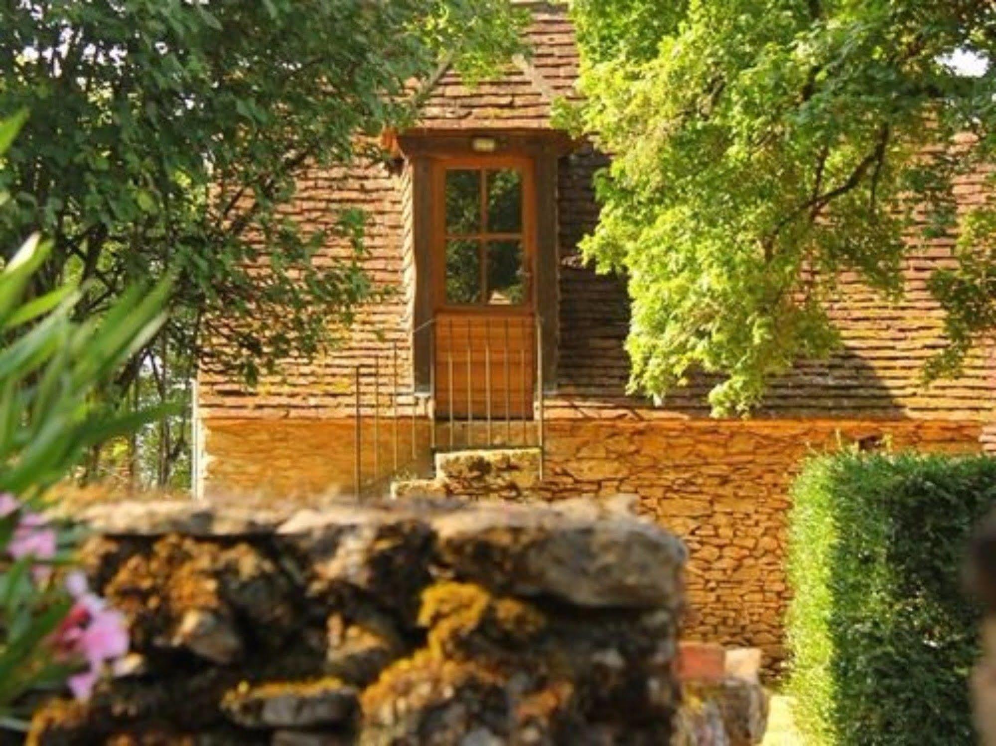 Chambres D'Hotes Avec Piscine La Rossillonie Beynac-et-Cazenac Esterno foto