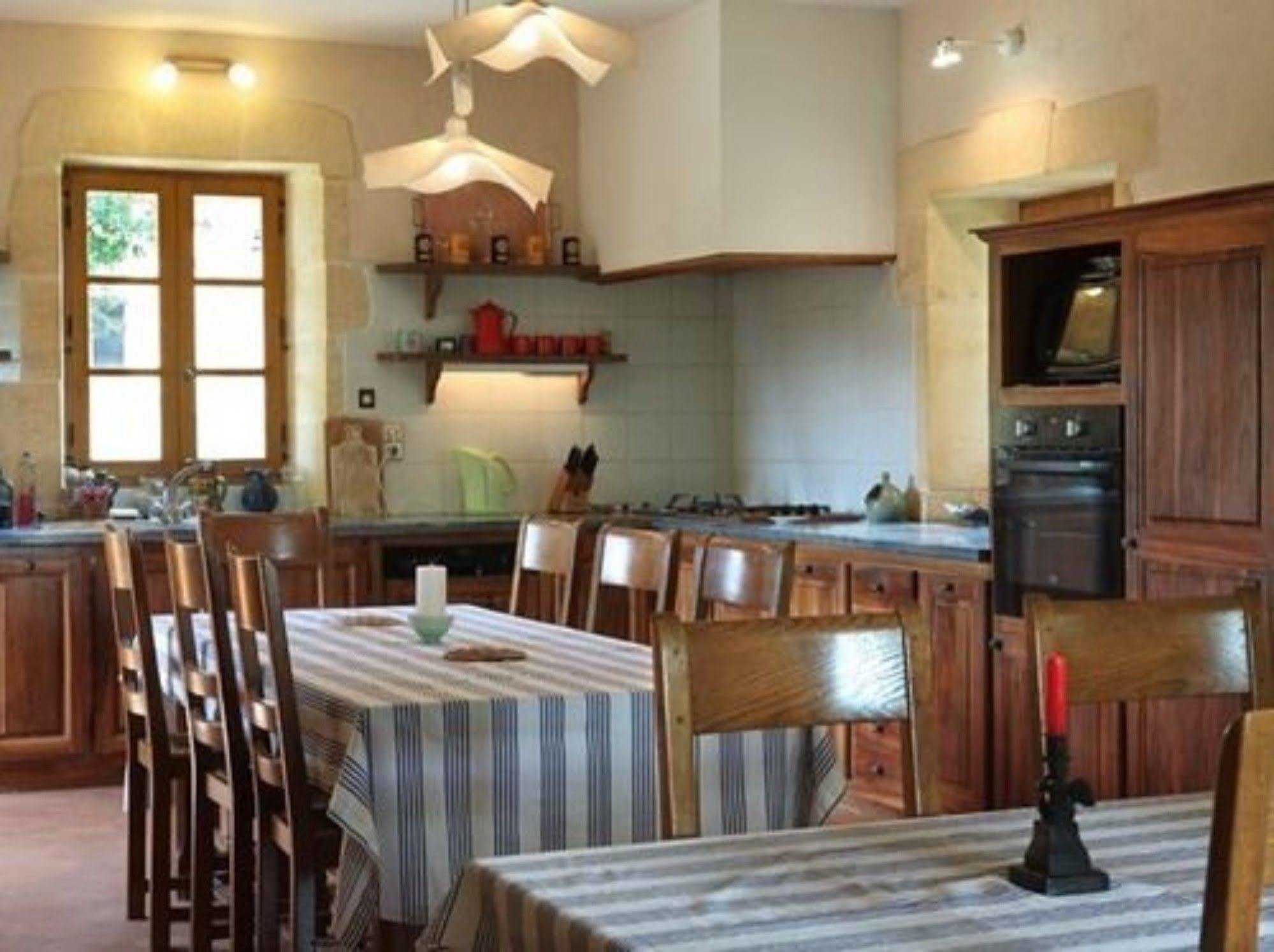 Chambres D'Hotes Avec Piscine La Rossillonie Beynac-et-Cazenac Esterno foto